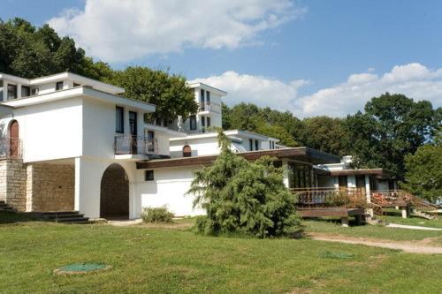 Rusalka Holiday Village Kamen Bryag Exterior foto